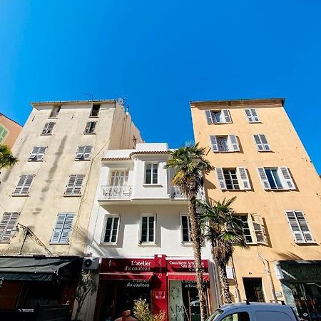 אז'אקסיו Les Suites R Bonaparte - Appartements De Standing Au Coeur De La Vieille Ville Pietonne מראה חיצוני תמונה