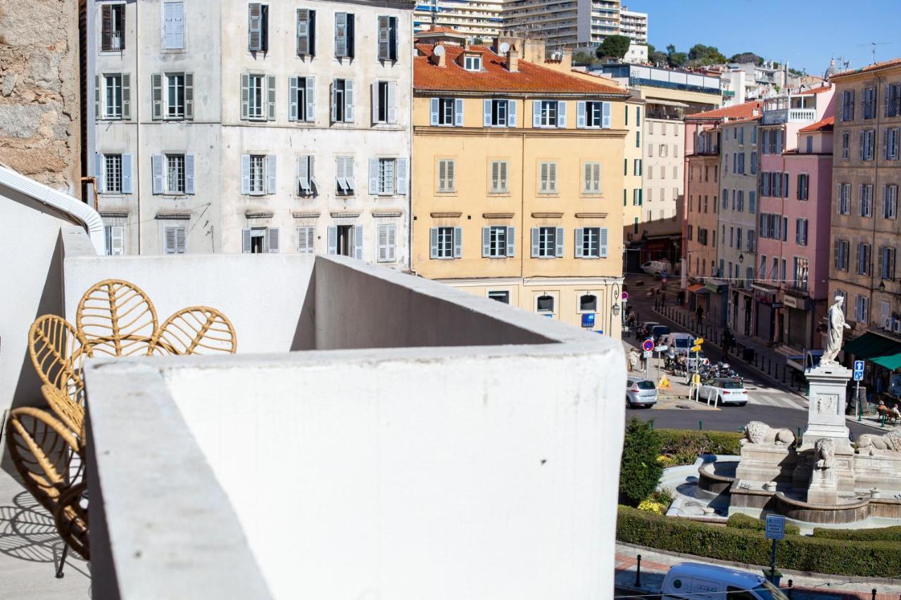 אז'אקסיו Les Suites R Bonaparte - Appartements De Standing Au Coeur De La Vieille Ville Pietonne מראה חיצוני תמונה