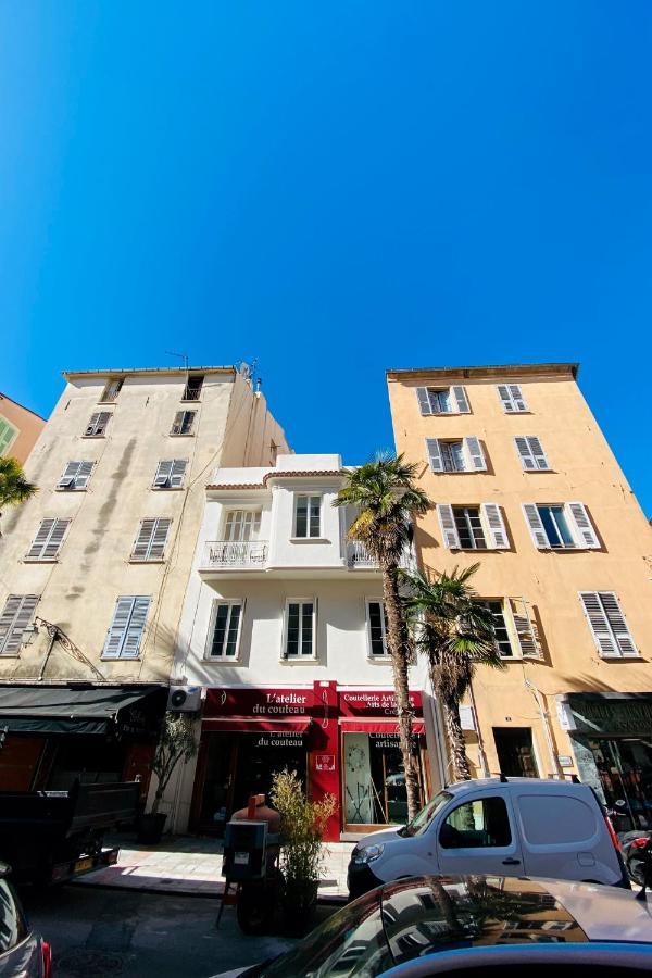 אז'אקסיו Les Suites R Bonaparte - Appartements De Standing Au Coeur De La Vieille Ville Pietonne מראה חיצוני תמונה