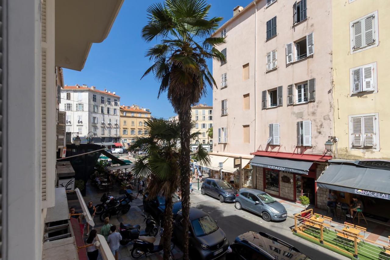 אז'אקסיו Les Suites R Bonaparte - Appartements De Standing Au Coeur De La Vieille Ville Pietonne מראה חיצוני תמונה
