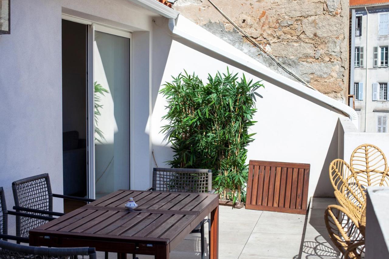 אז'אקסיו Les Suites R Bonaparte - Appartements De Standing Au Coeur De La Vieille Ville Pietonne מראה חיצוני תמונה